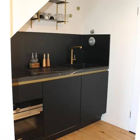 Mit Balkon Und Tiefgarage