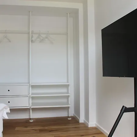 Mit Balkon Und Tiefgarage