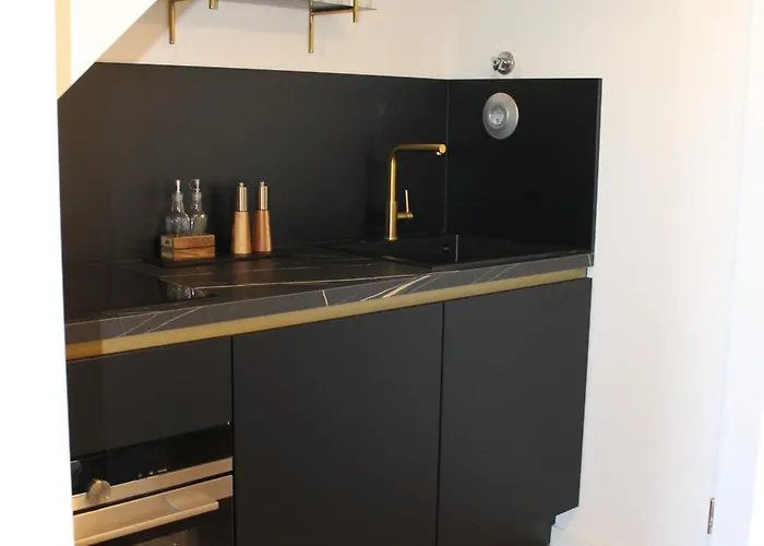 Mit Balkon Und Tiefgarage