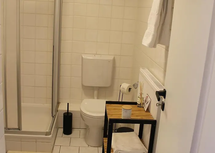 Mit Balkon Und Tiefgarage *