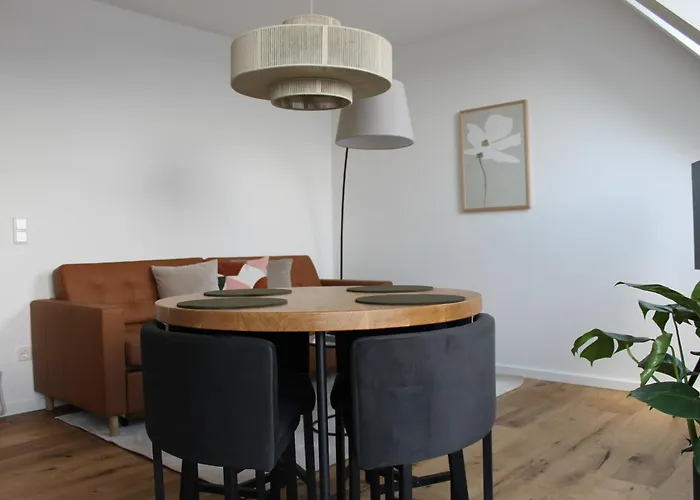 Mit Balkon Und Tiefgarage